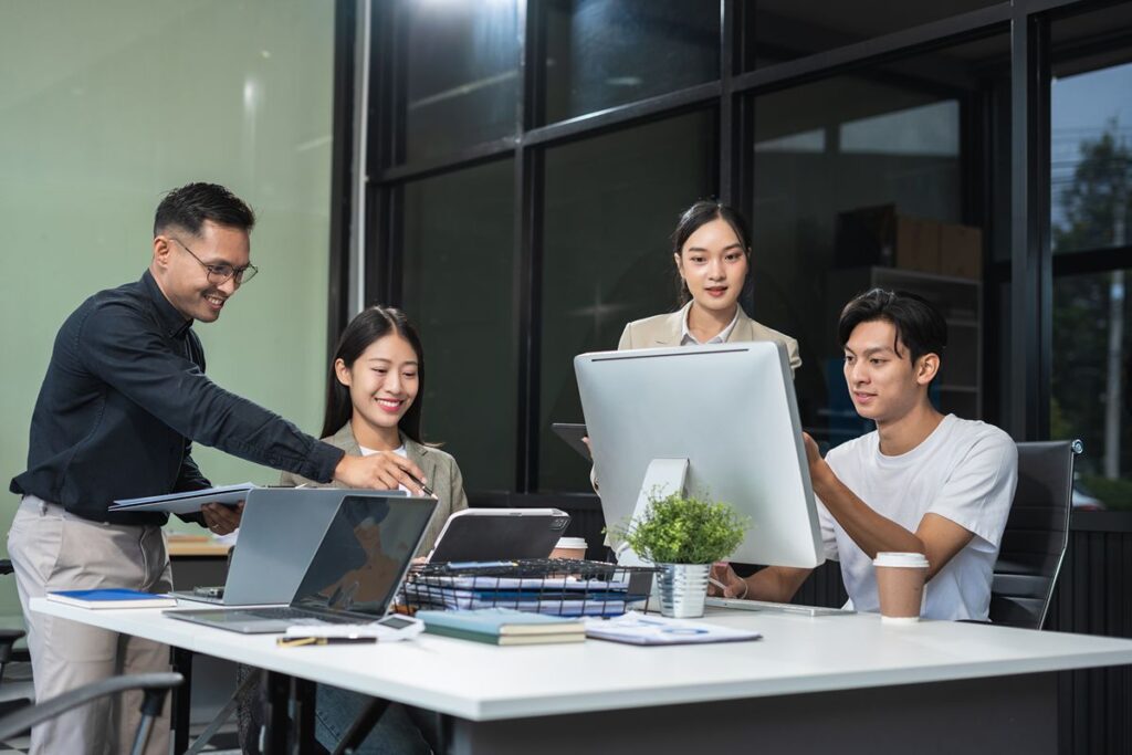 Key Qualities of Effective Headhunters 