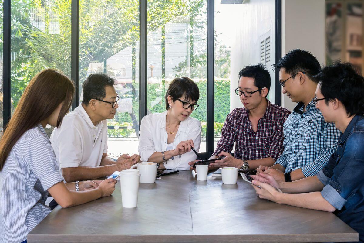 Local vs. Global Hiring Strategies for C-Level Executives in the Philippines